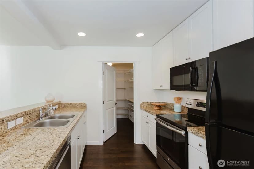 Property photo for 1025 12th Street, Bremerton photo 10