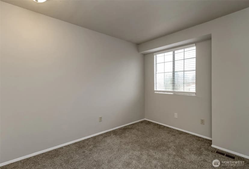 Property photo for 12105 Se 261st Court, Kent photo 34