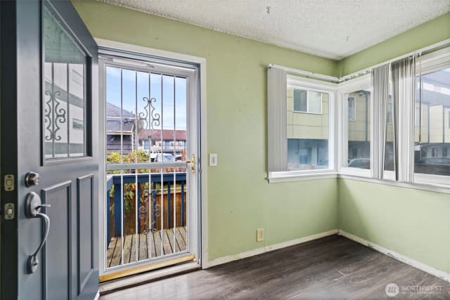 Property photo for 6666 Carleton Avenue S, Seattle photo 3