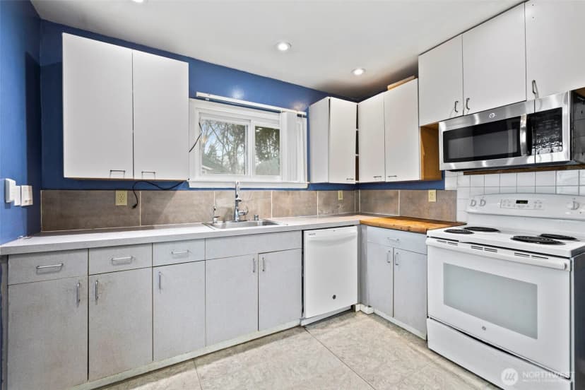 Property photo for 6666 Carleton Avenue S, Seattle photo 4