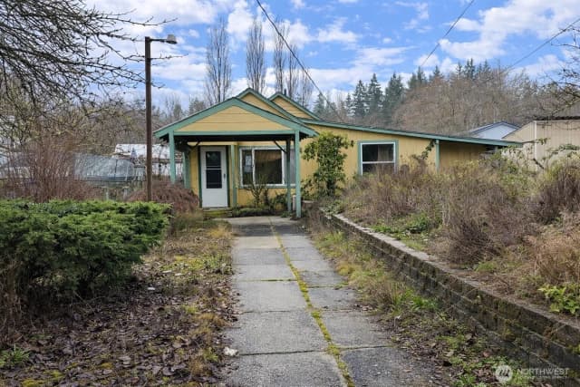 Property photo for 425 Sunnyhill Road W, Bremerton