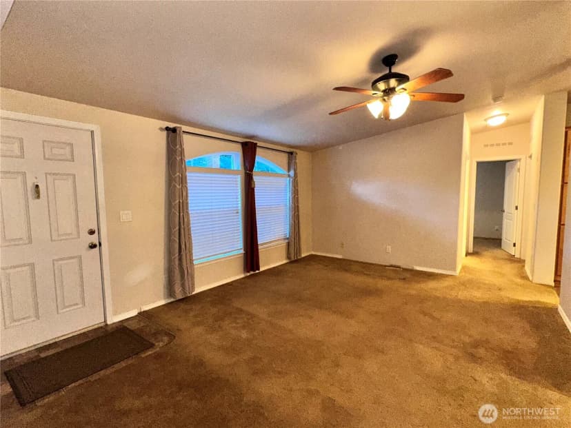 Property photo for 6174 Us Hwy 12, Morton photo 11