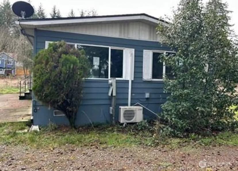 Property photo for 28805 8th Avenue E, Roy photo 2