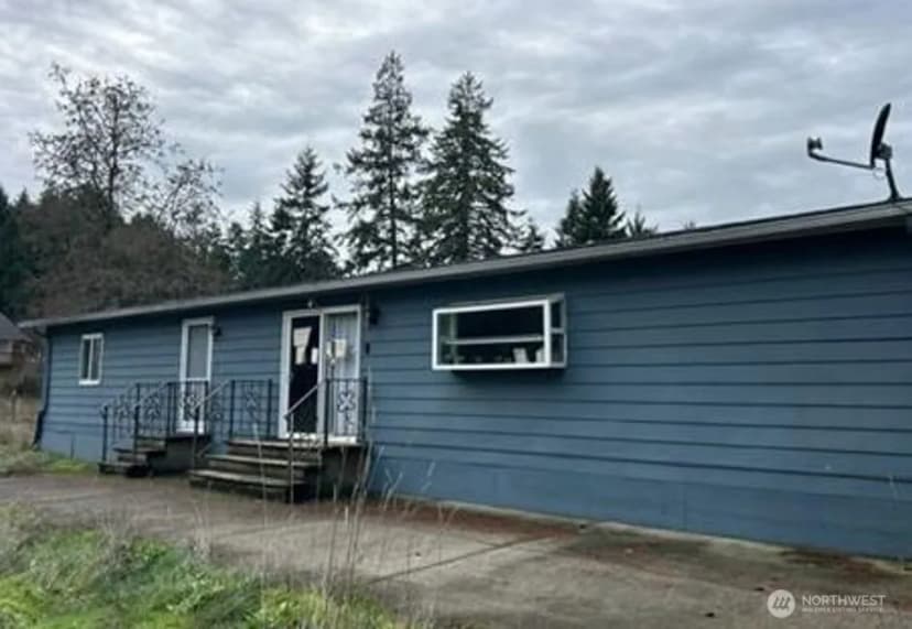 Property photo for 28805 8th Avenue E, Roy photo 4