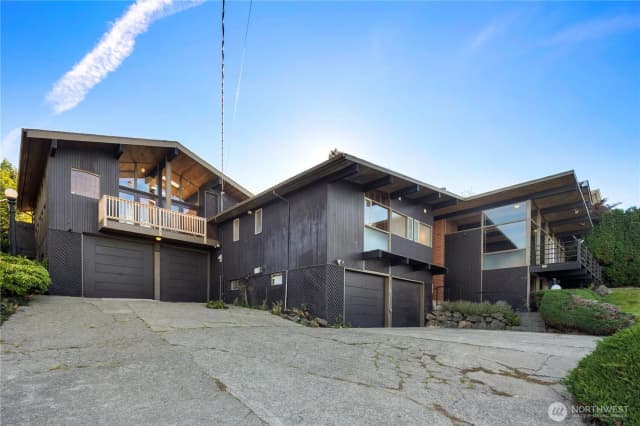 Property photo for 3653 W Commodore Way, Seattle photo 4