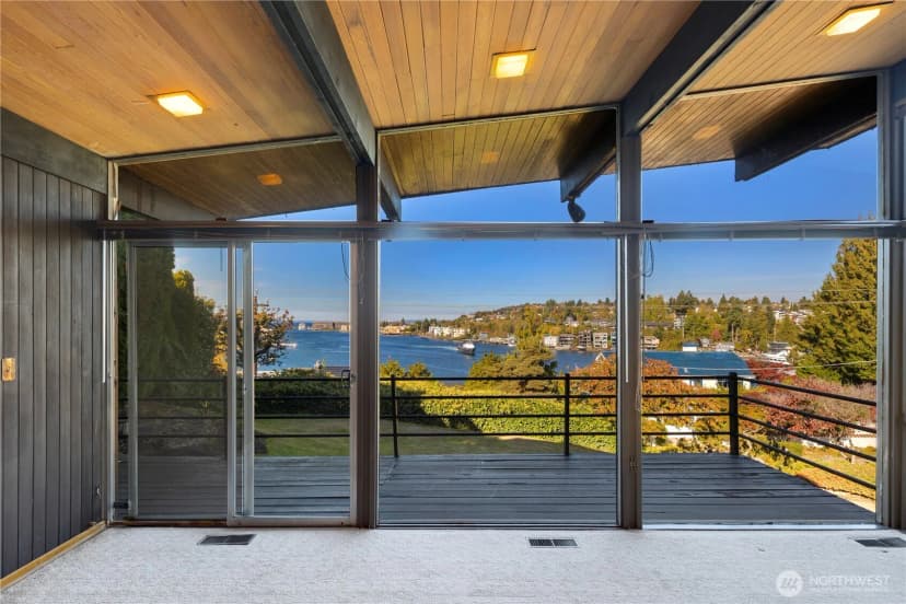 Property photo for 3653 W Commodore Way, Seattle photo 9
