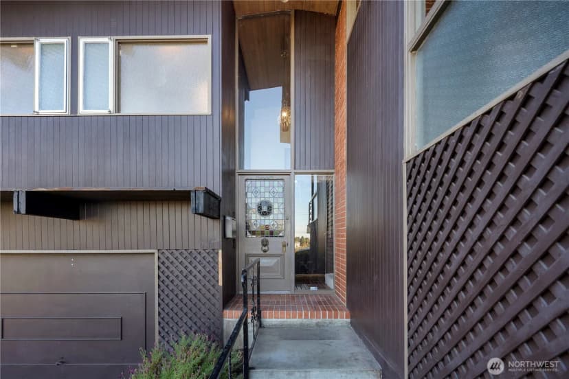 Property photo for 3653 W Commodore Way, Seattle photo 6