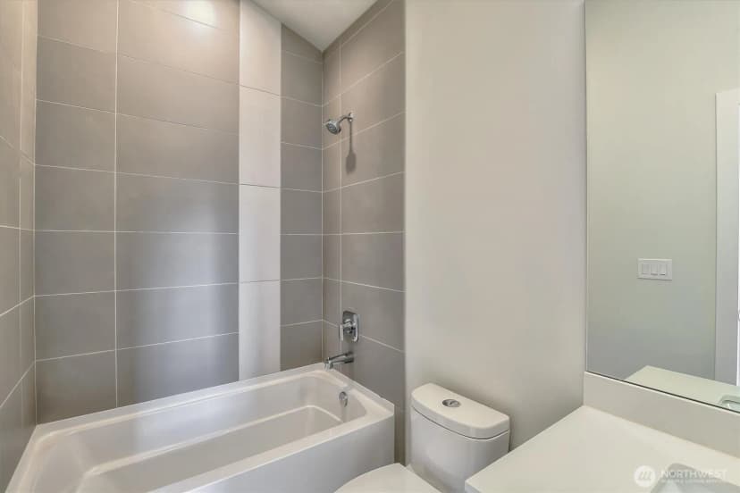 Property photo for 1919 24th Avenue S #c, Seattle photo 30