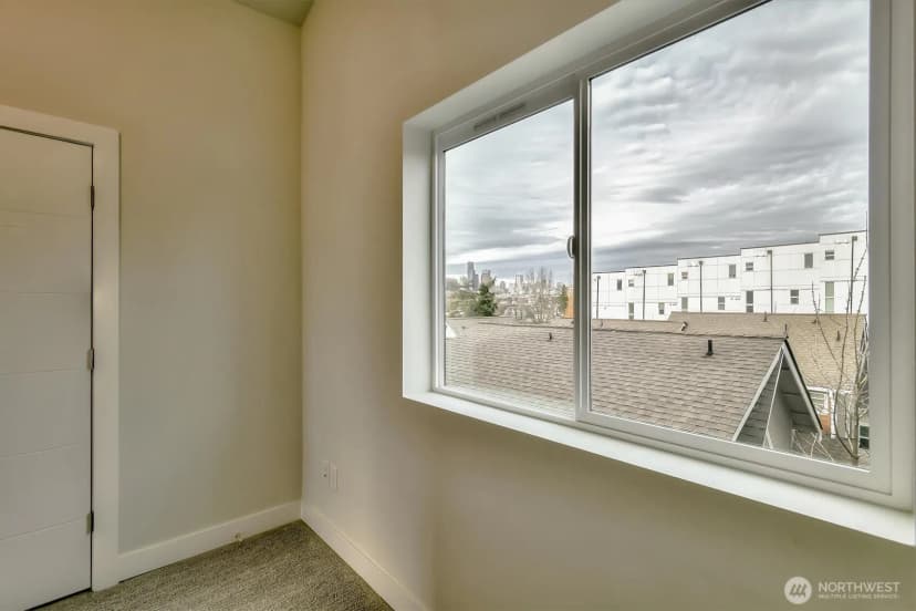 Property photo for 1919 24th Avenue S #c, Seattle photo 3