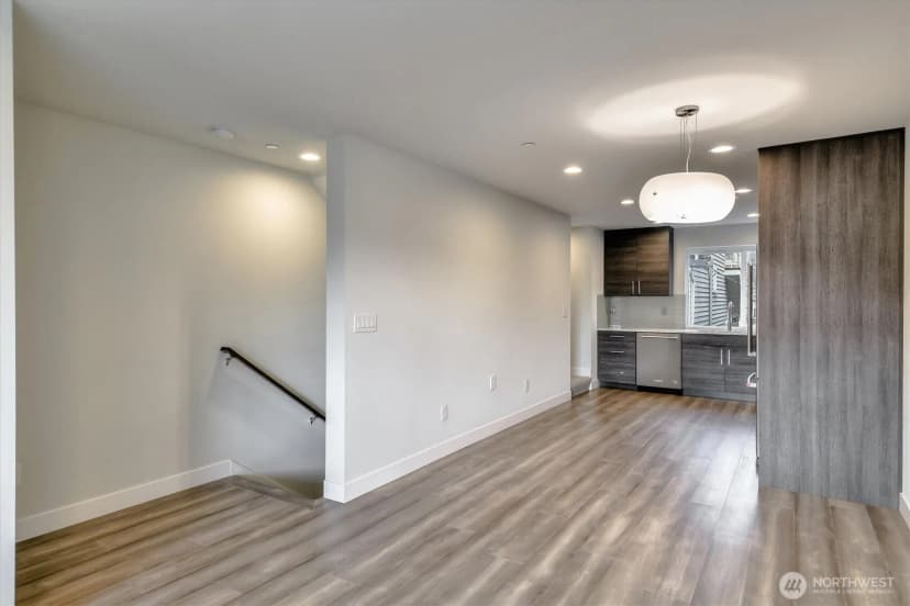Property photo for 1919 24th Avenue S #c, Seattle photo 15