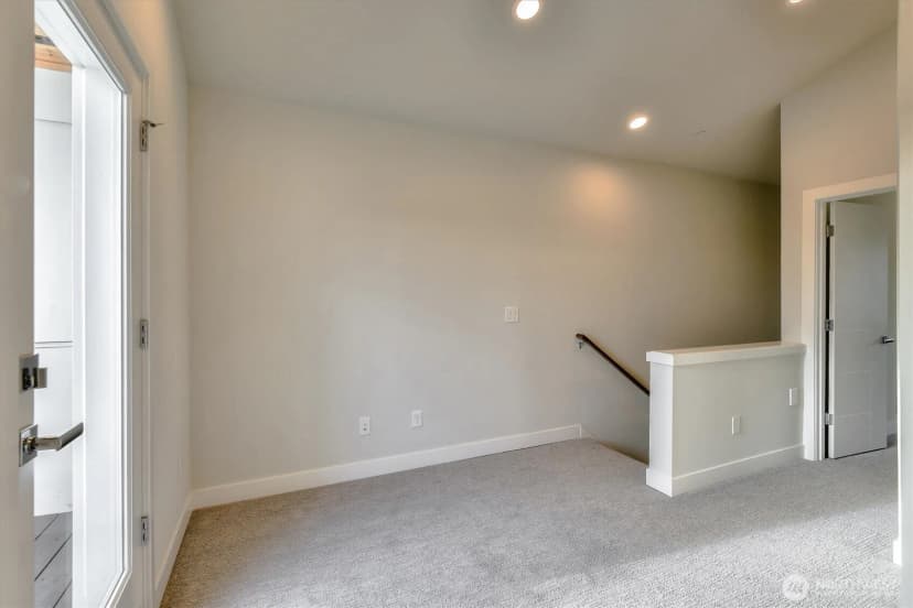 Property photo for 1919 24th Avenue S #c, Seattle photo 23