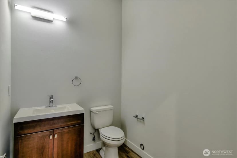 Property photo for 1919 24th Avenue S #d, Seattle photo 29