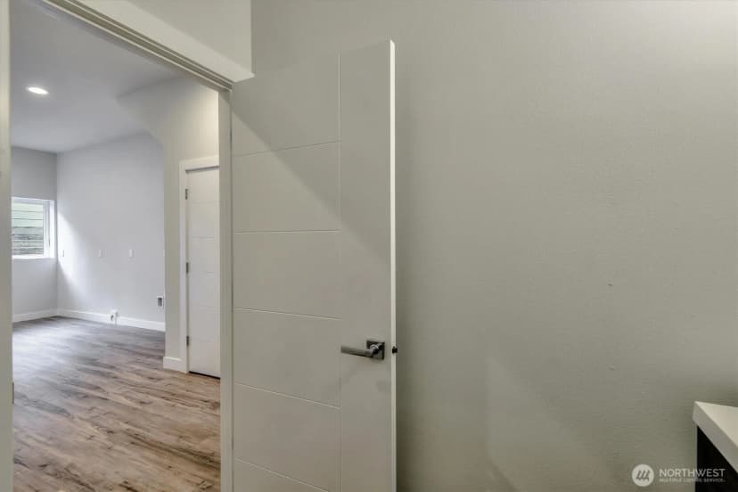 Property photo for 1919 24th Avenue S #d, Seattle photo 30
