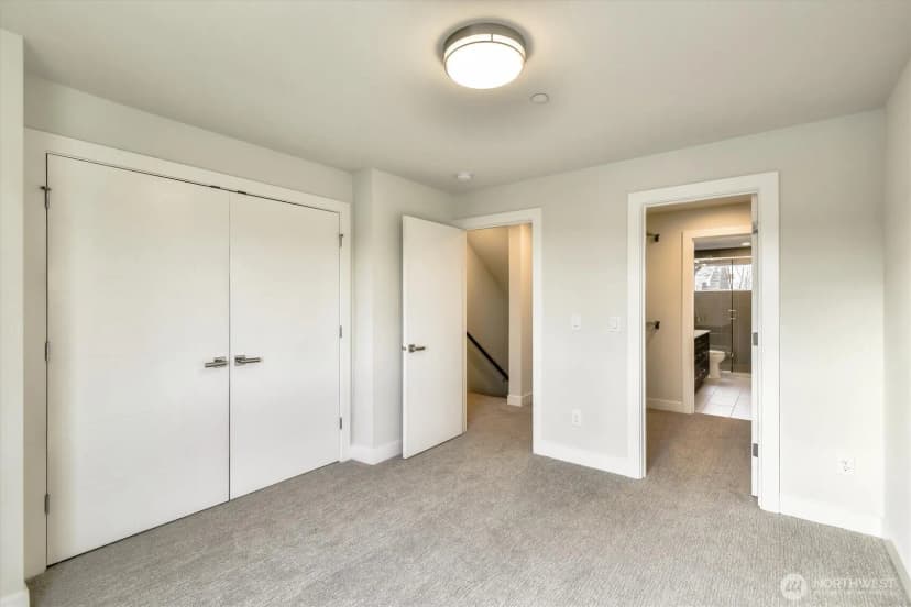 Property photo for 1919 24th Avenue S #d, Seattle photo 34