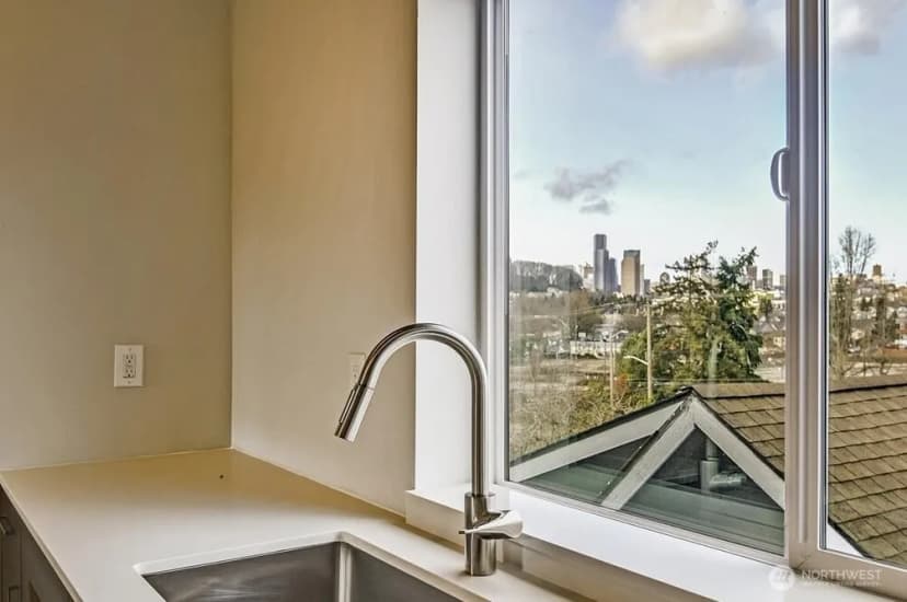 Property photo for 1919 24th Avenue S #x, Seattle photo 10
