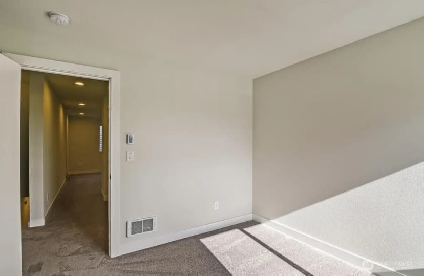 Property photo for 1919 24th Avenue S #x, Seattle photo 13