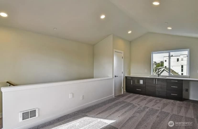 Property photo for 1919 24th Avenue S #x, Seattle photo 8