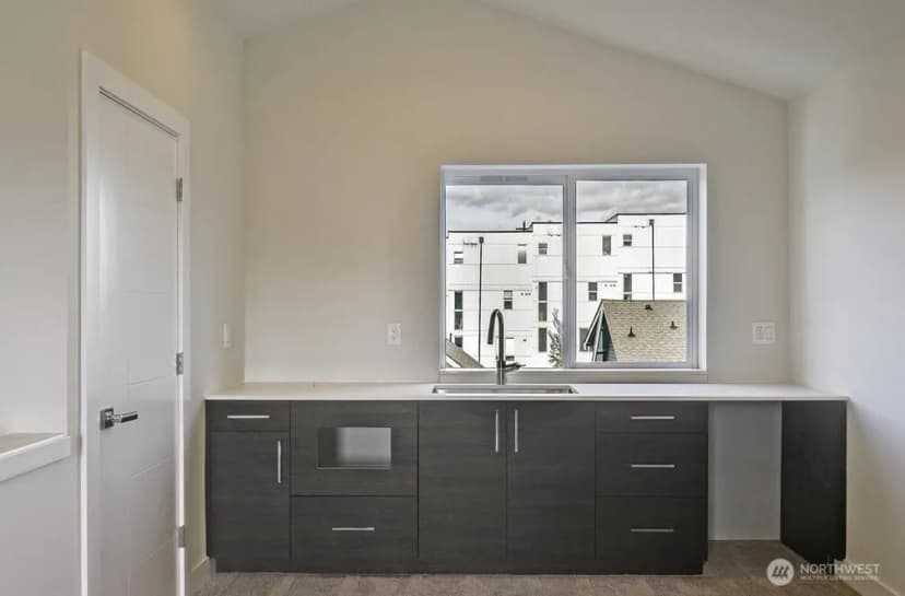 Property photo for 1919 24th Avenue S #x, Seattle photo 9