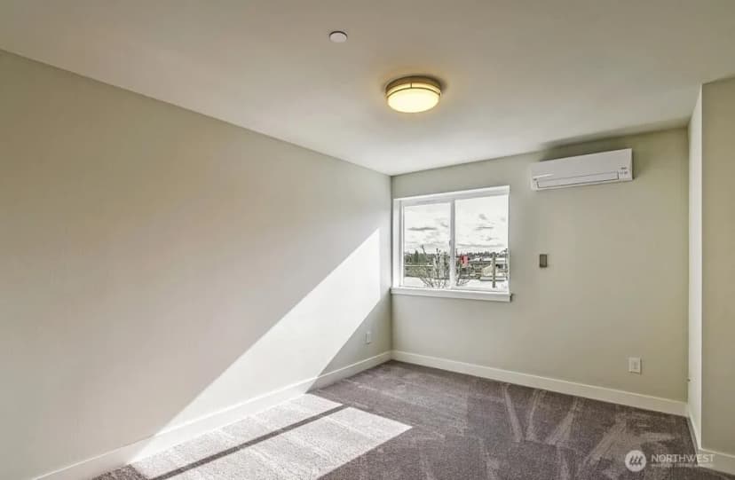 Property photo for 1919 24th Avenue S #x, Seattle photo 17