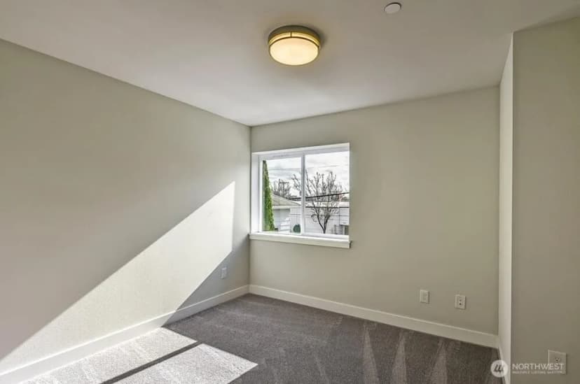 Property photo for 1919 24th Avenue S #x, Seattle photo 14