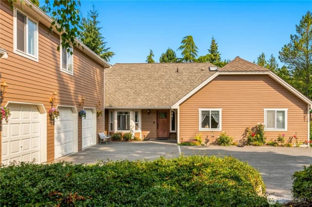 Property photo for 3836 Bay Lane, Anacortes