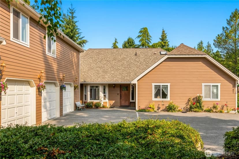 Property photo for 3836 Bay Lane, Anacortes