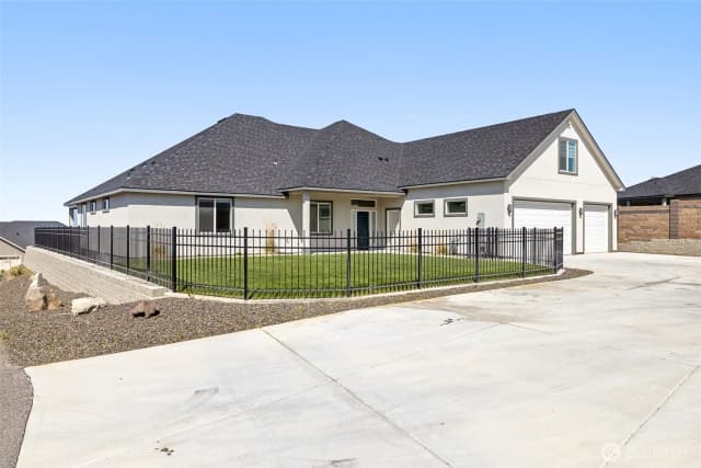 Property photo for 6631 Collins Road, West Richland photo 2