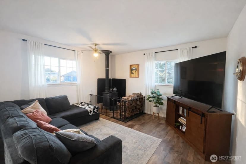 Property photo for 302 Centre Street N, Rainier photo 3