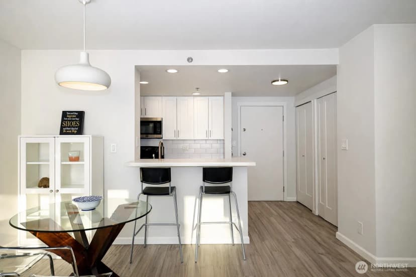 Property photo for 121 Vine Street #1702, Seattle photo 6
