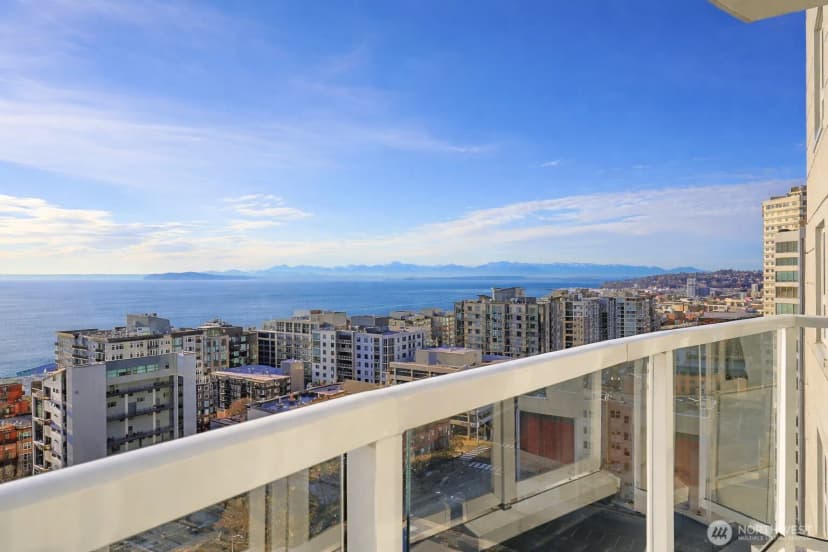 Property photo for 121 Vine Street #1702, Seattle photo 11