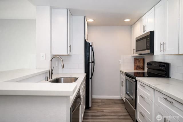 Property photo for 121 Vine Street #1702, Seattle photo 3