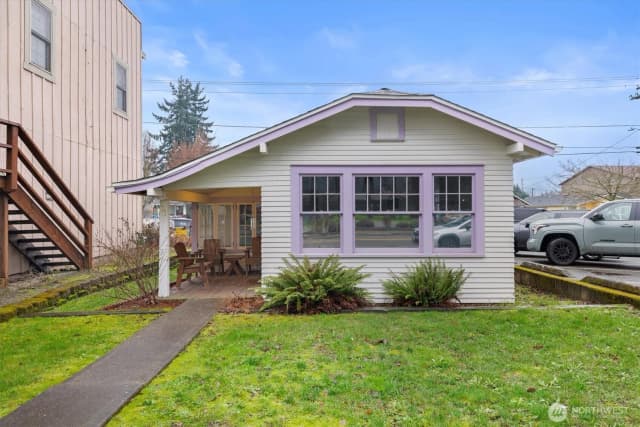 Property photo for 121 Van Scoyoc Avenue Sw, Orting
