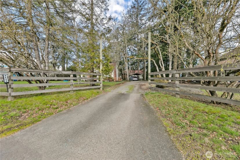 Property photo for 8409 Washington Boulevard Sw, Lakewood photo 2