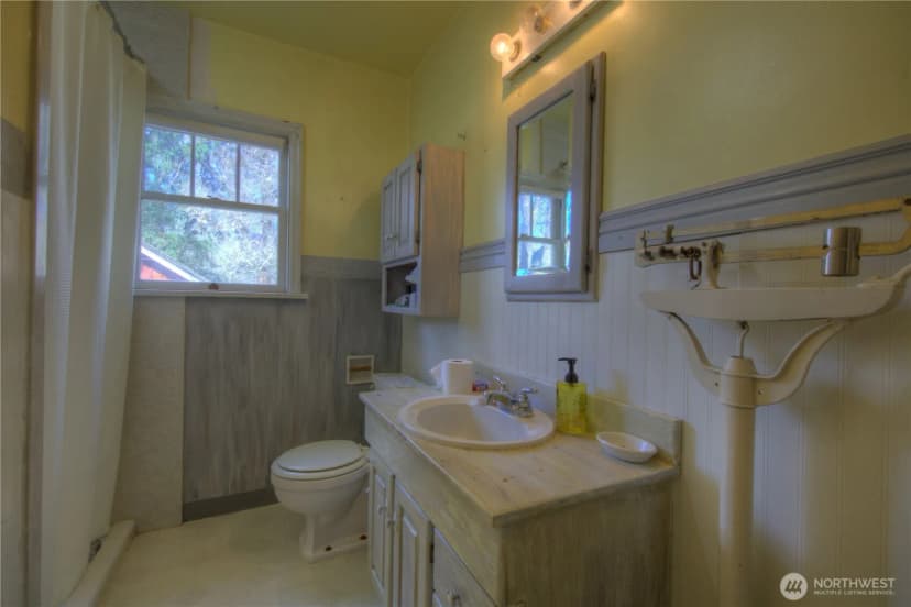 Property photo for 8409 Washington Boulevard Sw, Lakewood photo 12