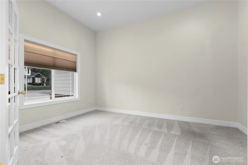 Property photo for 13796 Seaview Way, Anacortes photo 6