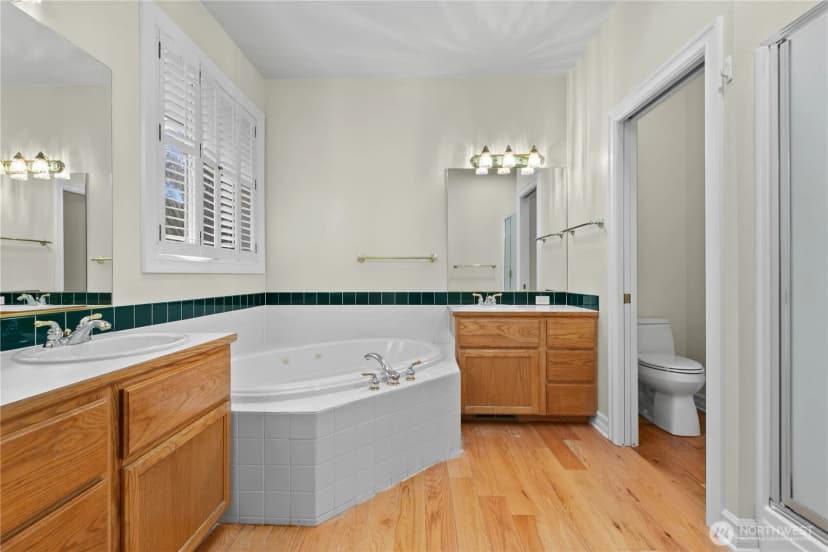 Property photo for 13796 Seaview Way, Anacortes photo 18
