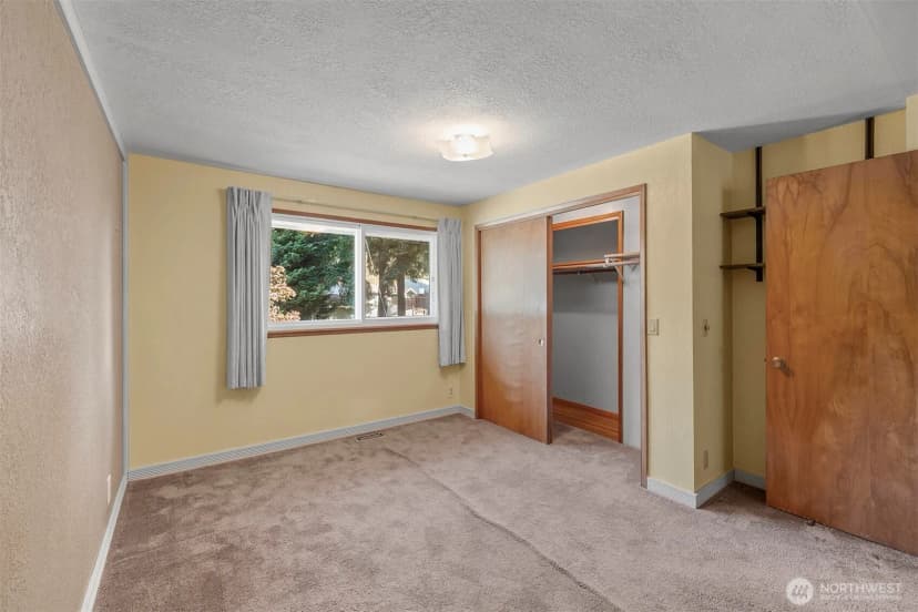 Property photo for 1027 S 112th Street, Seattle photo 12