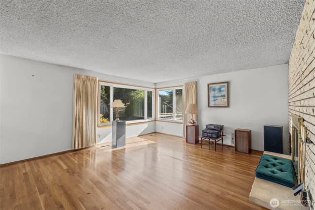 Property photo for 1027 S 112th Street, Seattle photo 3