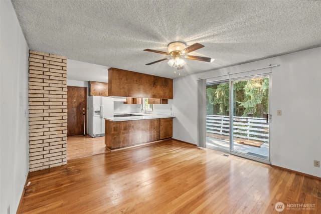 Property photo for 1027 S 112th Street, Seattle photo 5