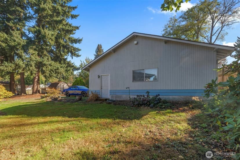 Property photo for 1027 S 112th Street, Seattle photo 24