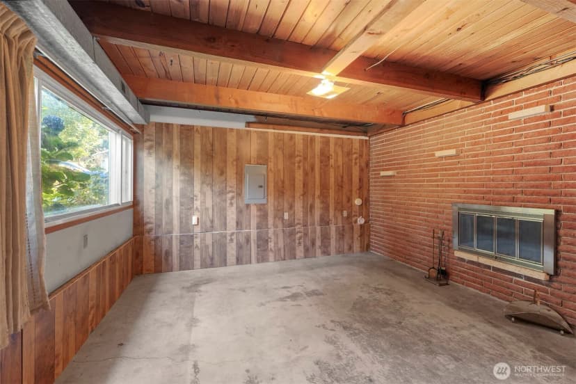 Property photo for 1027 S 112th Street, Seattle photo 16