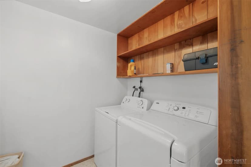 Property photo for 1027 S 112th Street, Seattle photo 9