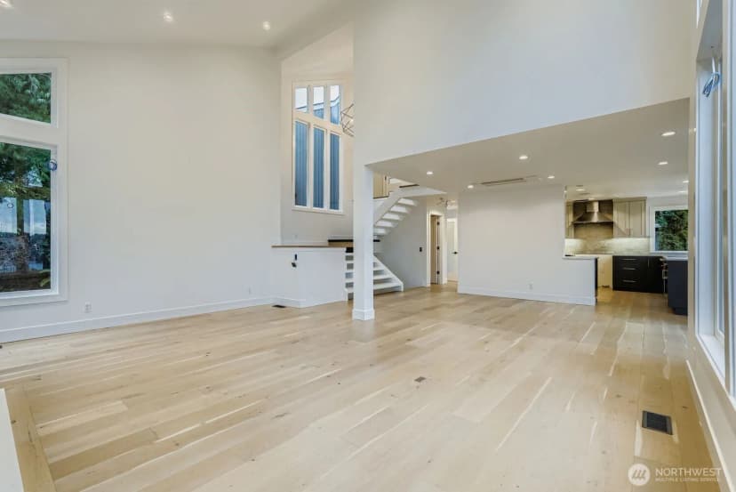 Property photo for 15211 61st Place Ne, Kenmore photo 6