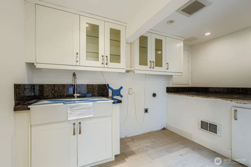 Property photo for 15211 61st Place Ne, Kenmore photo 24