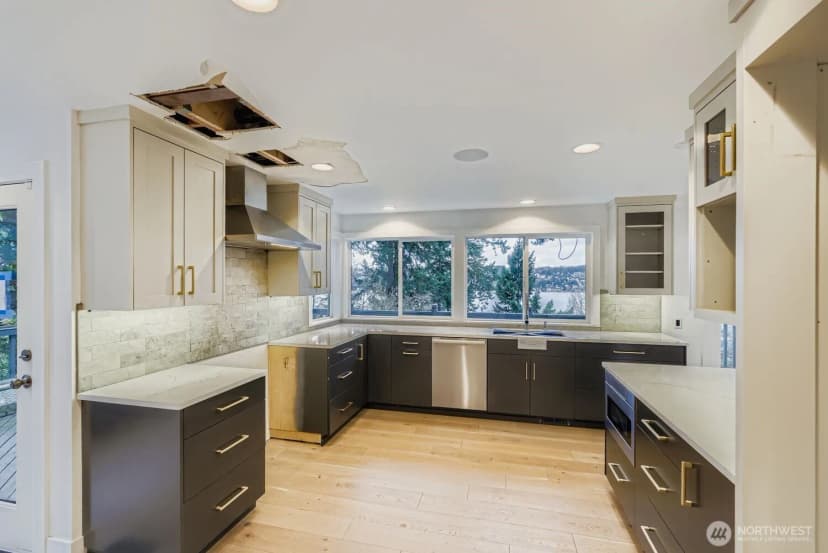 Property photo for 15211 61st Place Ne, Kenmore photo 8