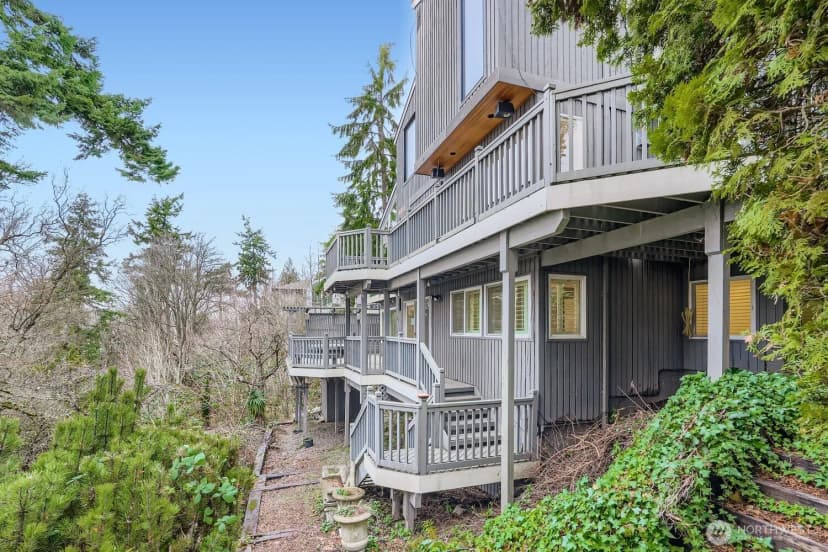 Property photo for 15211 61st Place Ne, Kenmore photo 29