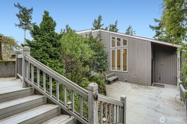 Property photo for 15211 61st Place Ne, Kenmore photo 4