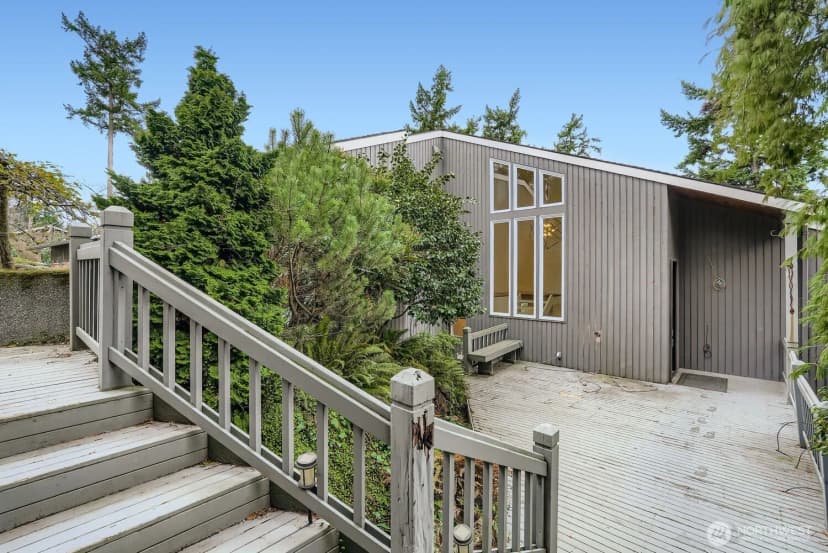 Property photo for 15211 61st Place Ne, Kenmore photo 4