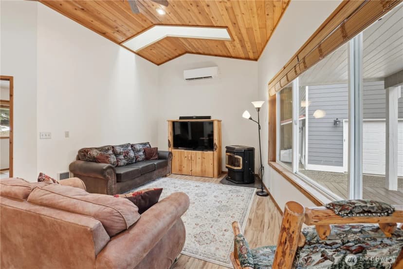 Property photo for 181 Redwood Lane, Ronald photo 8