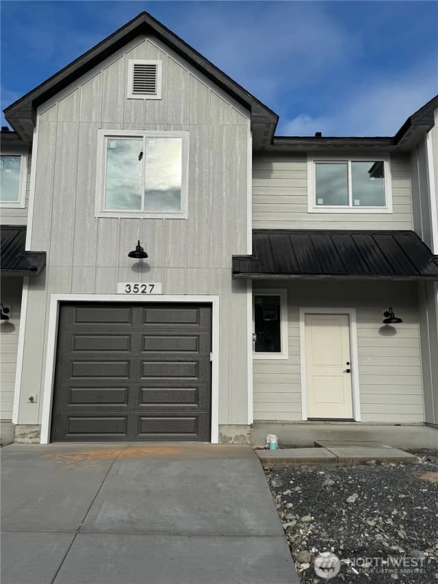 Property photo for 3527 W 6th Place, Kennewick